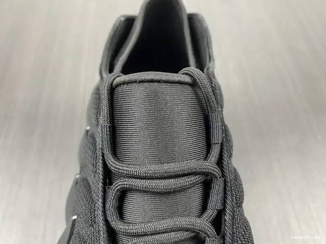 YEEZY ADIDAS H68032 400 0519